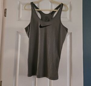 Nike Gray Fitted Sleeveless Dri Fit Tank Top Size XL